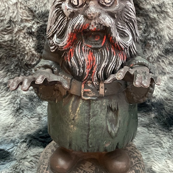 Halloween Zombie Garden Gnome 16"
Plastic Blow Mold - Picture 11 of 16